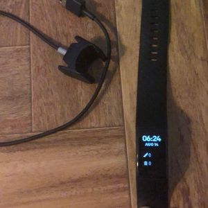 Fitbit Charge 4 w/ Charger *PERFECT CONDITION*